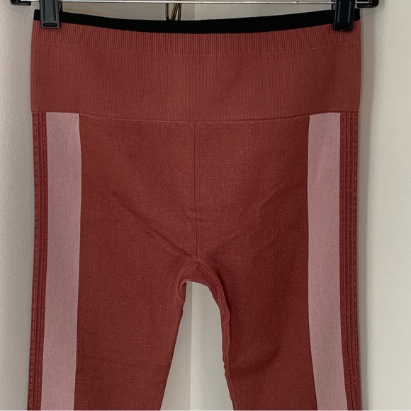 *NWT* Fabletics High-Waisted Seamless Star Leggings - Picture 7 of 10